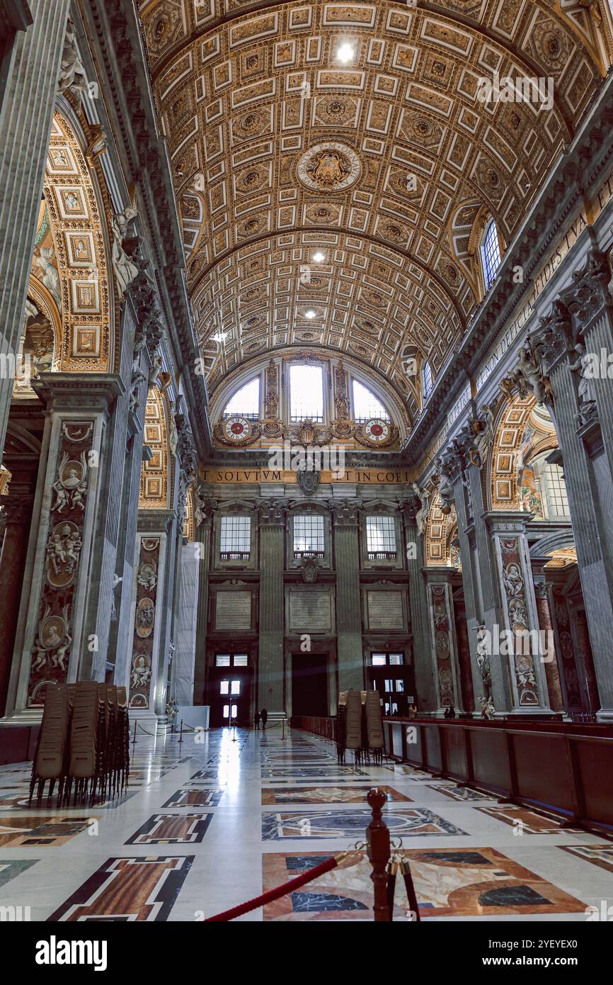 Beautiful architectural interiors in St. Peter Basilica in Vatican ...