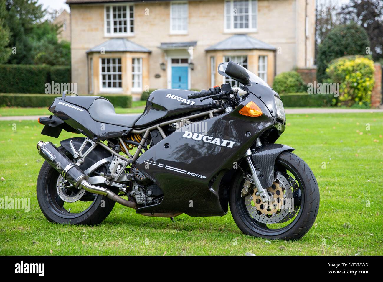 Ducati 900ss hi-res stock photography and images - Alamy Ducati 900ss hi-res stock photography and images - Alamy