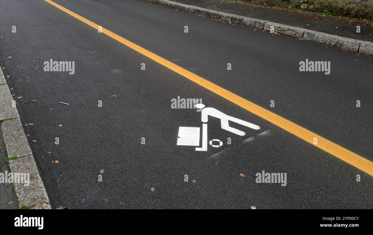 Road sign symbol for loading and unloading goods Stock Photo - Alamy