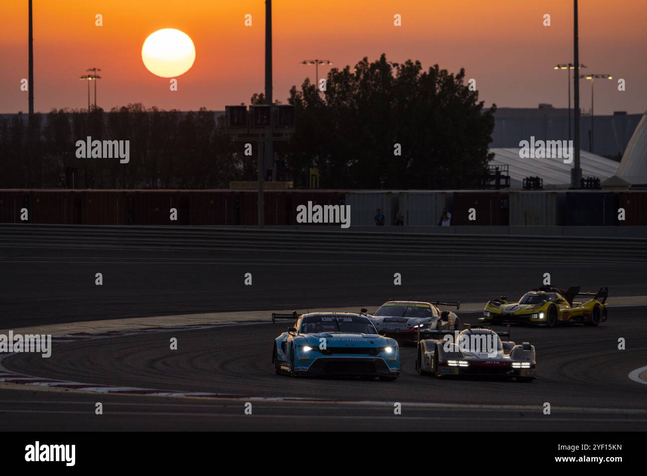 77 BARKER Ben (gbr), HARDWICK Ryan (usa), ROBICHON Zacharie (can), Proton Competition, Ford Mustang GT3 #77, LM GT3, 38 RASMUSSEN Oliver (dnk), HANSON Philip (gbr), BUTTON Jenson (gbr), Hertz Team Jota, Porsche 963 #38, Hypercar, action during the 2024 8 Hours of Bahrain, 8th round of the 2024 FIA World Endurance Championship, from October 31 to November 2, 2024 on the Bahrain International Circuit in Sakhir, Bahrain Stock Photo