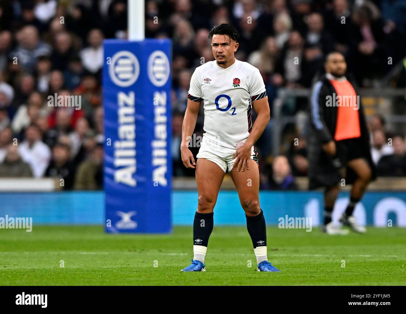 Twickenham, United Kingdom. 02nd Nov, 2024. Autumn International. England V New Zealand. Allianz Stadium. Twickenham. Marcus Smith (England) during the England V New Zealand Autumn International rugby match at the Allianz Stadium, London, UK. Credit: Sport In Pictures/Alamy Live News Stock Photo