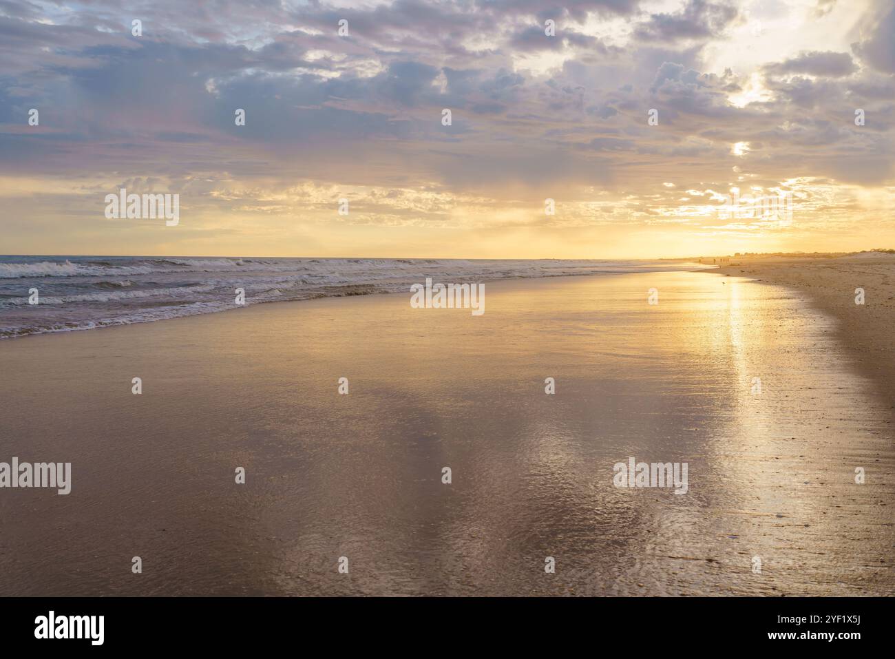 Beautiful sunset gentle waves hi-res stock photography and images - Alamy