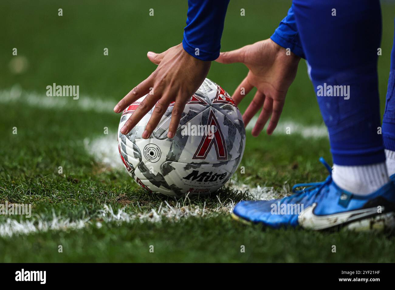 2nd November 2024; Select Car Leasing Stadium, Reading, Berkshire, England; FA Cup First Round Football, Reading versus Fleetwood Town; Charlie Savage of Reading placing the Mitre Ultimax FA Cup 2024 ball on the corner angle Stock Photo