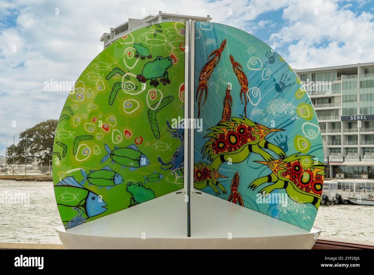 Congratulations to Mr and Mrs Berk on their recent wedding @ The Sebel  Mandurah. A soft champagne gold colour palette with white looked simple and  elegant for their room decor and cake., image size:1300x956