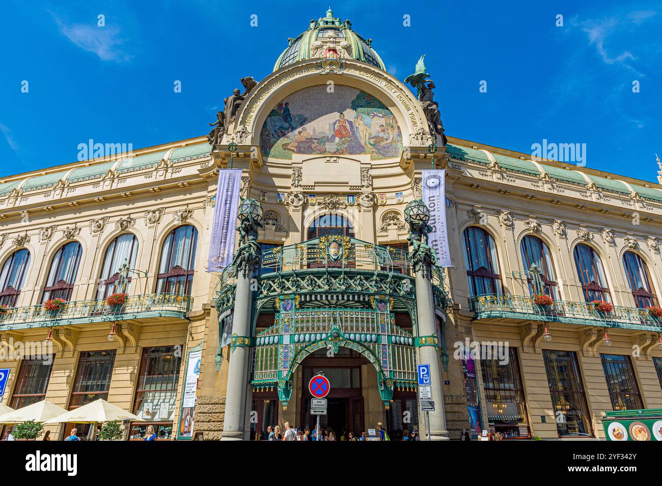 Municipal House - Beautiful Art Nouveau architecture in Prague, Czech ...