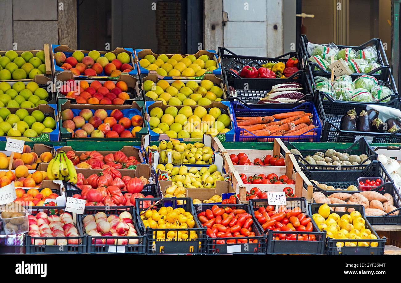 Fresh organic fruits and vegetables outside on a market stall Stock ...