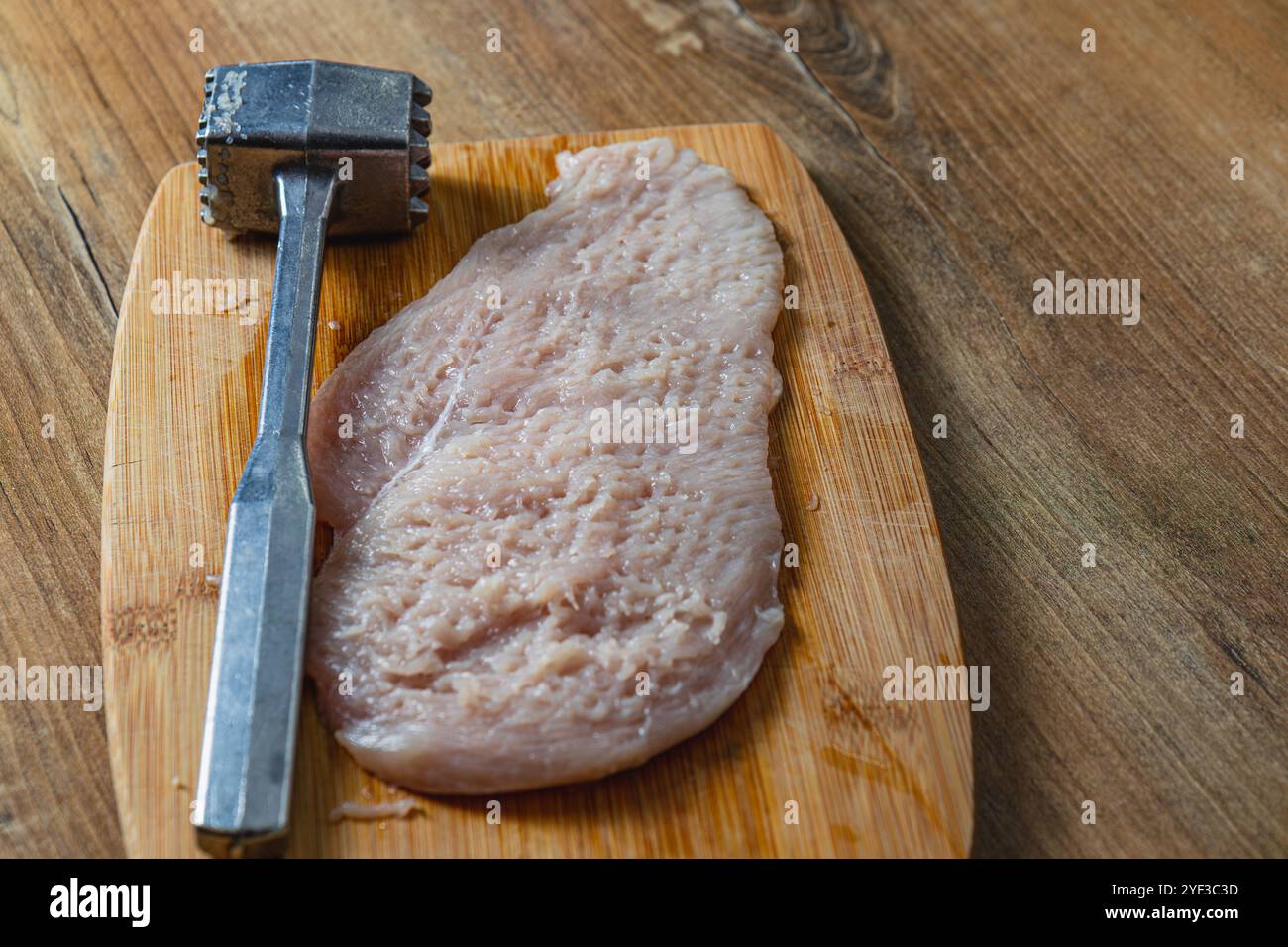 Woman kitchen cooked chicken fillet hi-res stock photography and images ...