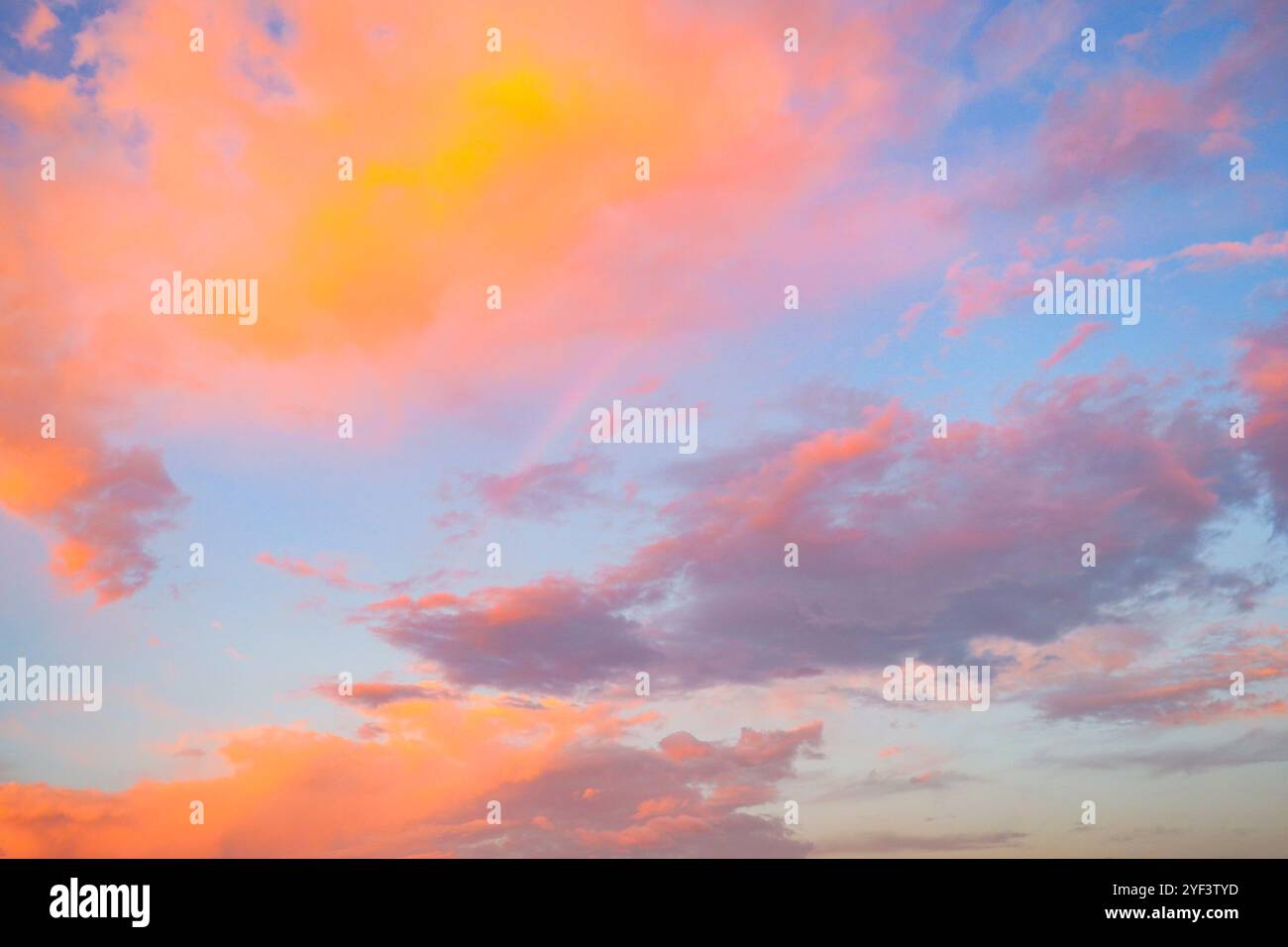 Red sky in the morning hi-res stock photography and images - Alamy