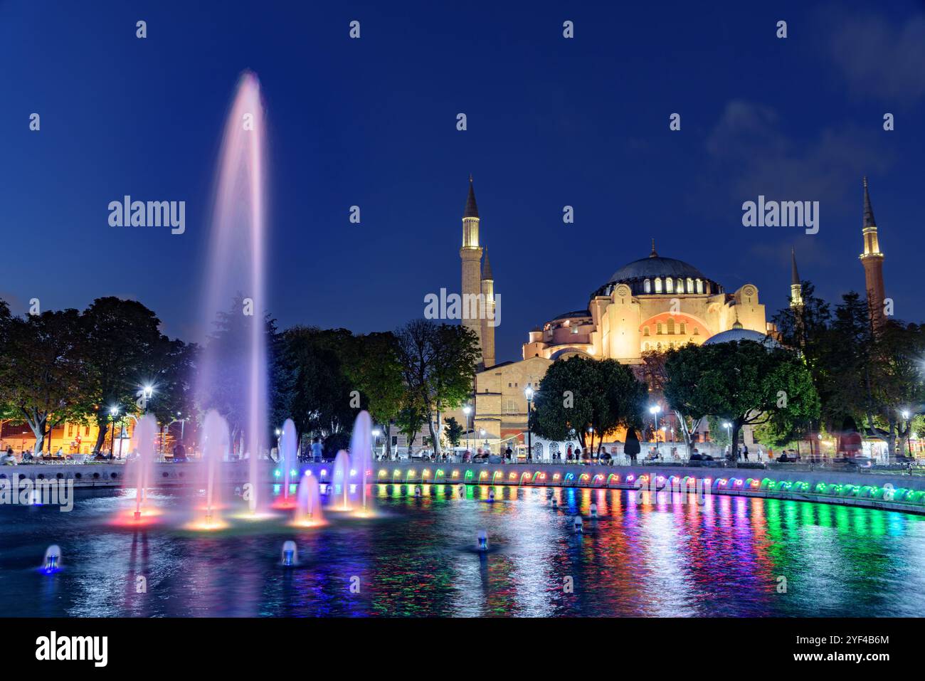 Fountain at Sultanahmet Square and the Hagia Sophia in Istanbul Stock ...