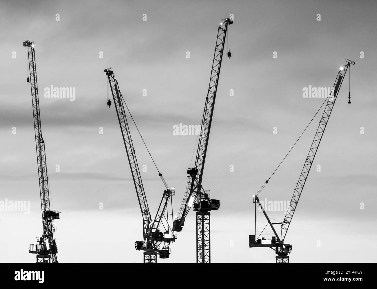 Construction cranes silhouette hi-res stock photography and images - Alamy