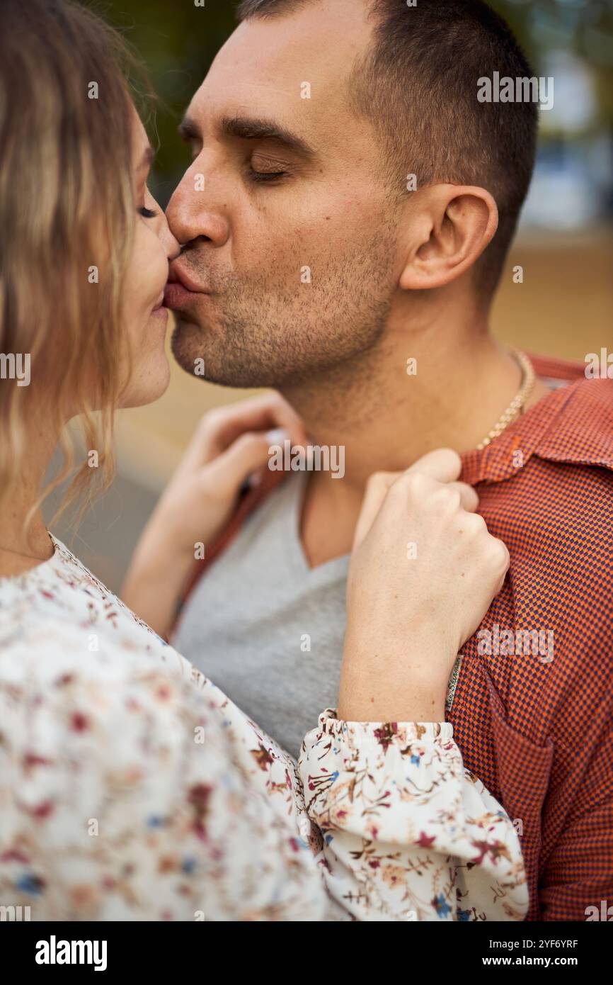 Loving couple enjoying picnic hi-res stock photography and images - Alamy