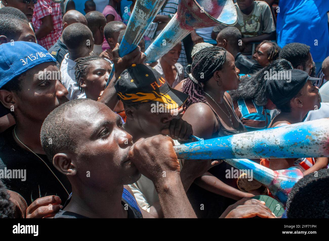 Haiti Voodoo Festival in Saut d'Eau, in Saut d'Eau, Ville Bonheur, Haiti. Thousands of both Vodou and Catholic followers gathered under the Saut d'Eau Stock Photo