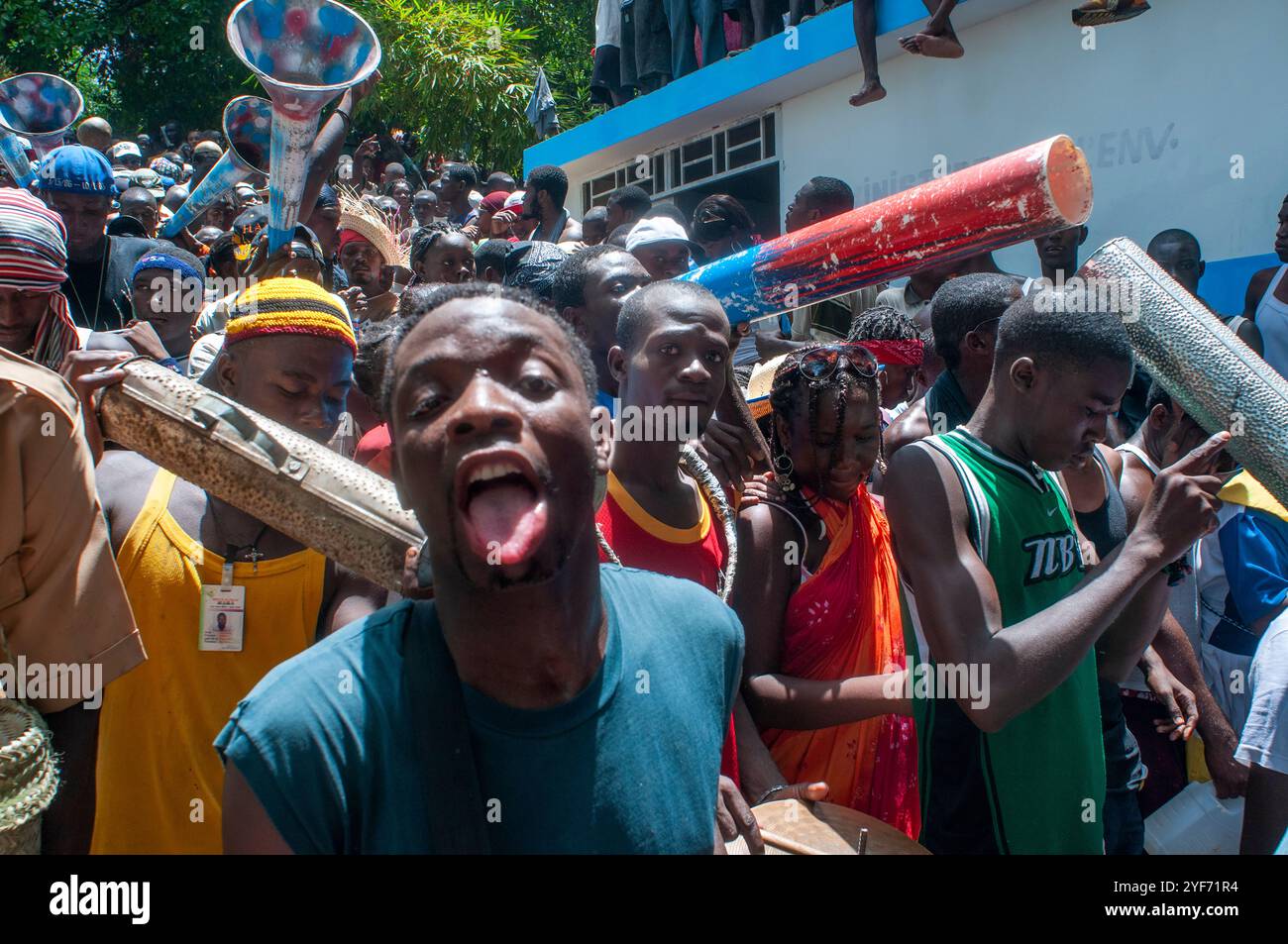 Haiti Voodoo Festival in Saut d'Eau, in Saut d'Eau, Ville Bonheur, Haiti. Thousands of both Vodou and Catholic followers gathered under the Saut d'Eau Stock Photo