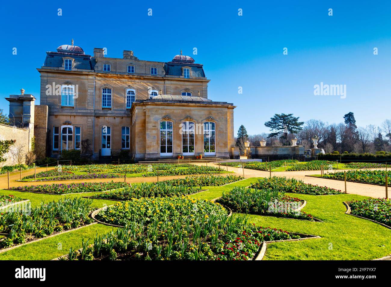 Wrest Park Italian Garden and Wrest House, Bedfordshire, England Stock Photo