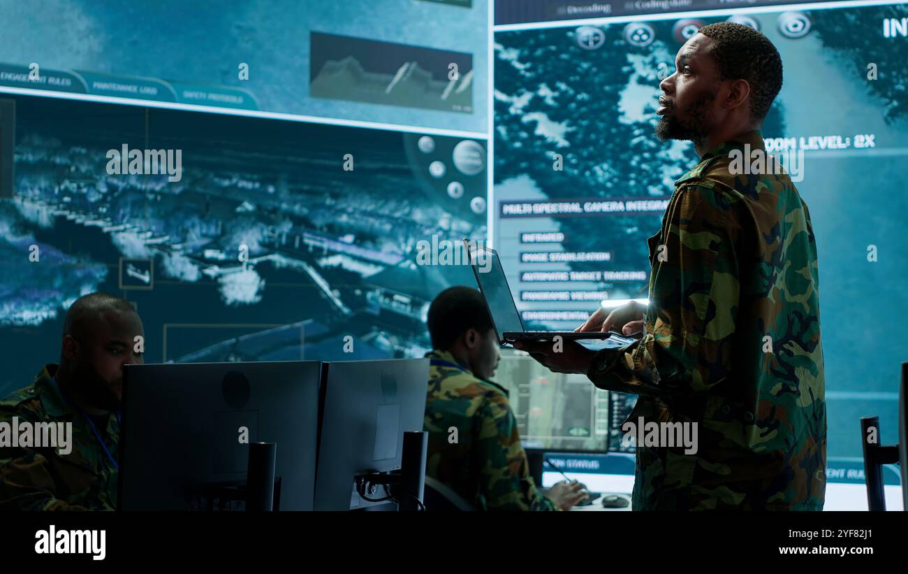 Tech Ramp Officer Military officers work in high hi-res stock photography and images - Alamy