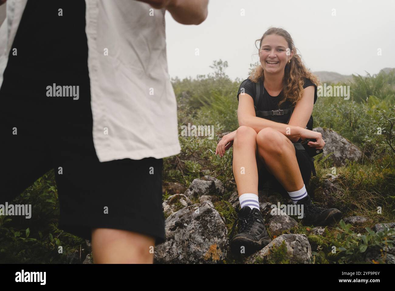 Man woman hiking sit hi-res stock photography and images - Alamy