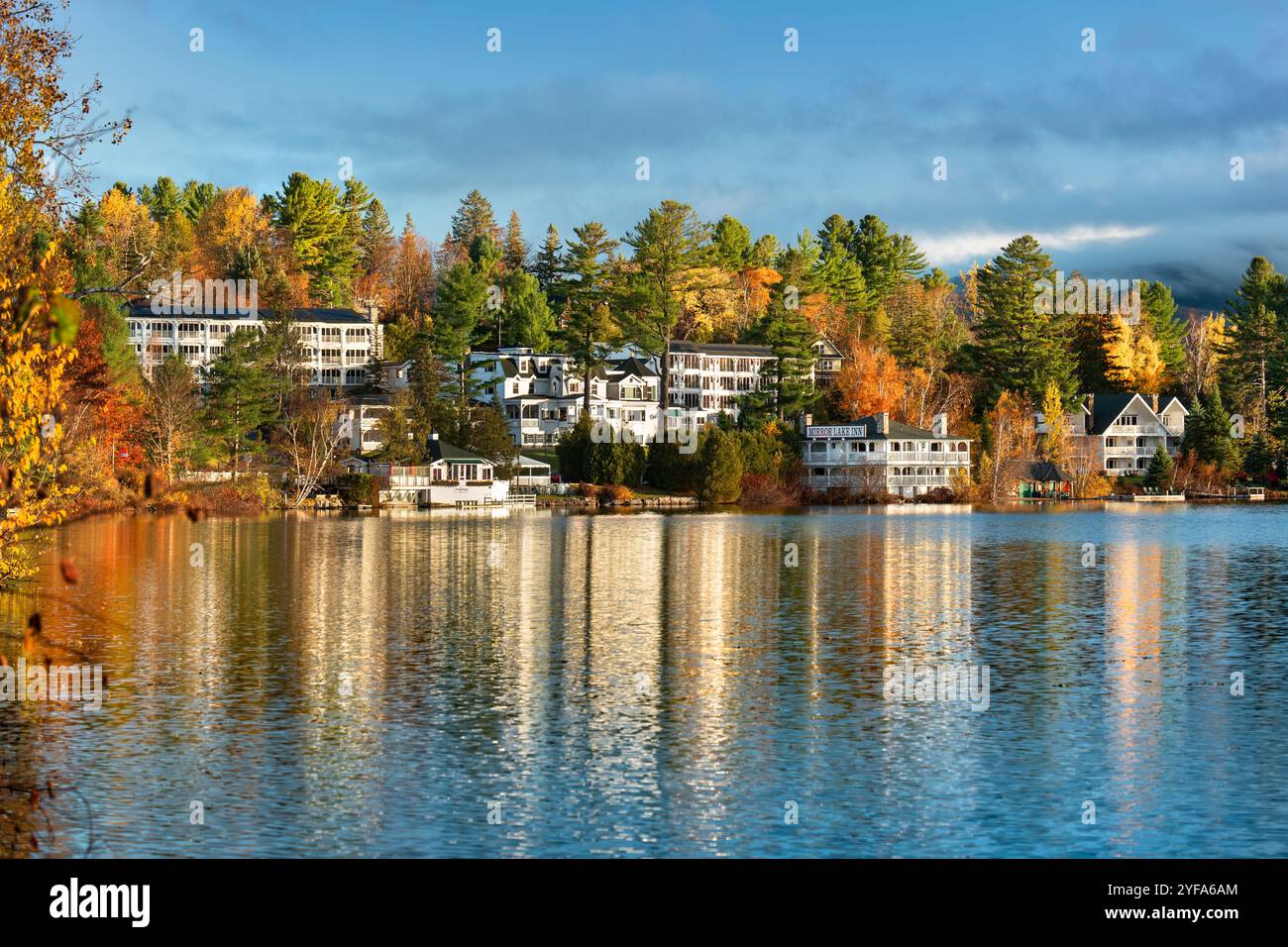 County lake hi-res stock photography and images - Page 3 - Alamy, image size:1300x956