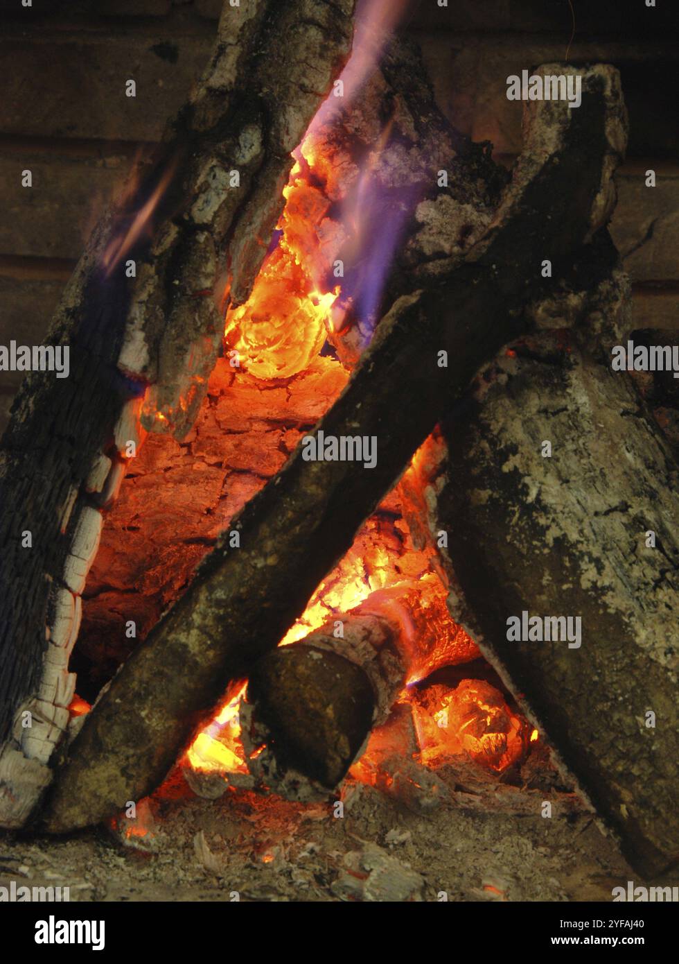 Burns fireplaces hi-res stock photography and images - Alamy