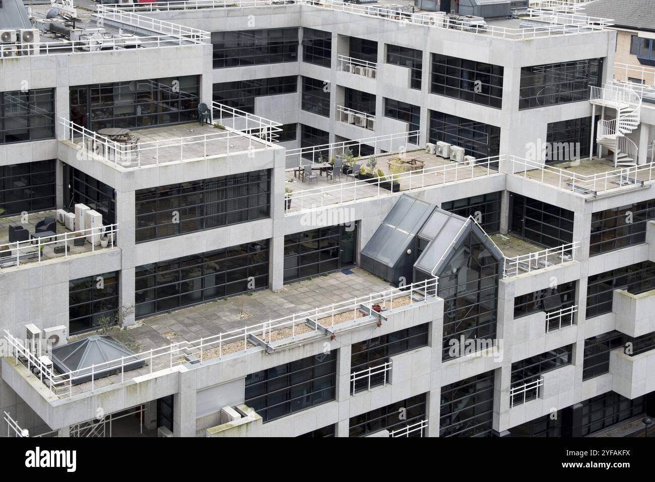Real estate and office buildings hi-res stock photography and images ...