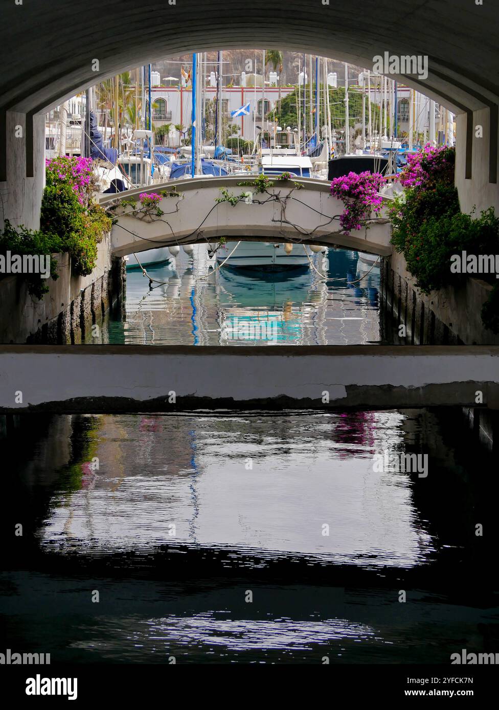 Puerto de mogan hi-res stock photography and images - Alamy
