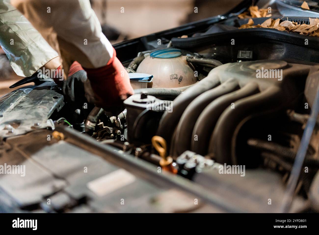 Belts and hoses hi-res stock photography and images - Alamy