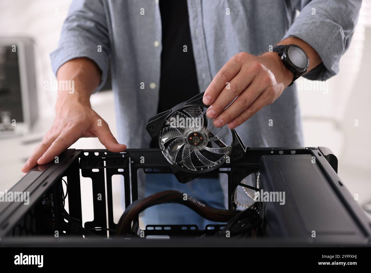 Installing fan hi-res stock photography and images - Alamy