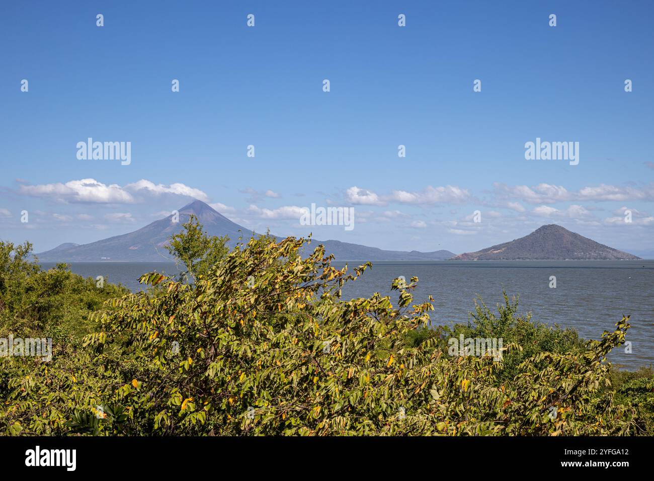 Nicaragua, Volcanes Motombo y Motombito Stock Photo