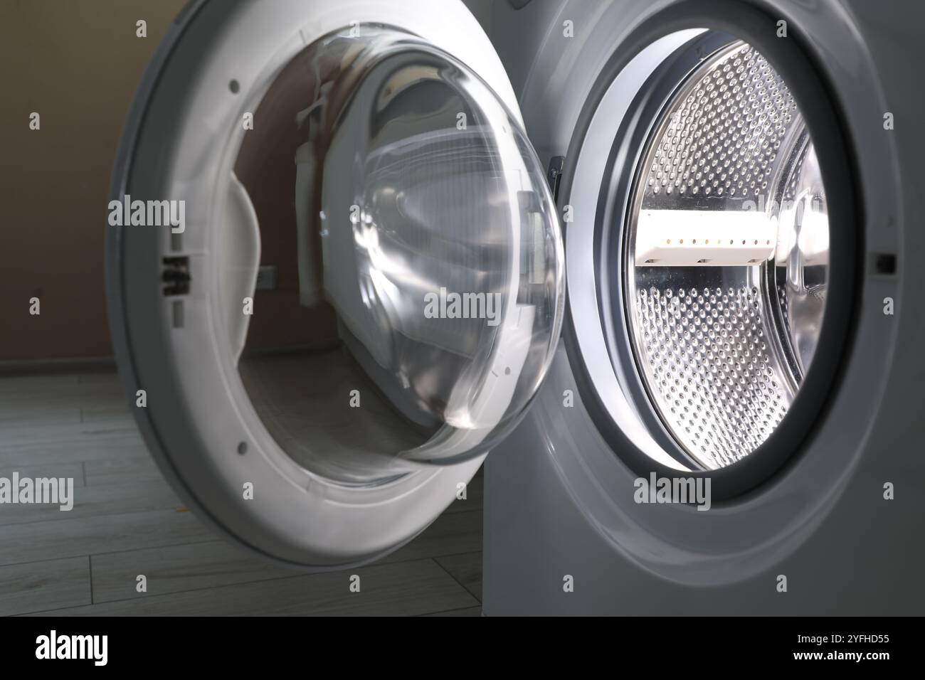 Empty washing machine cleaning cycle hi-res stock photography and ...