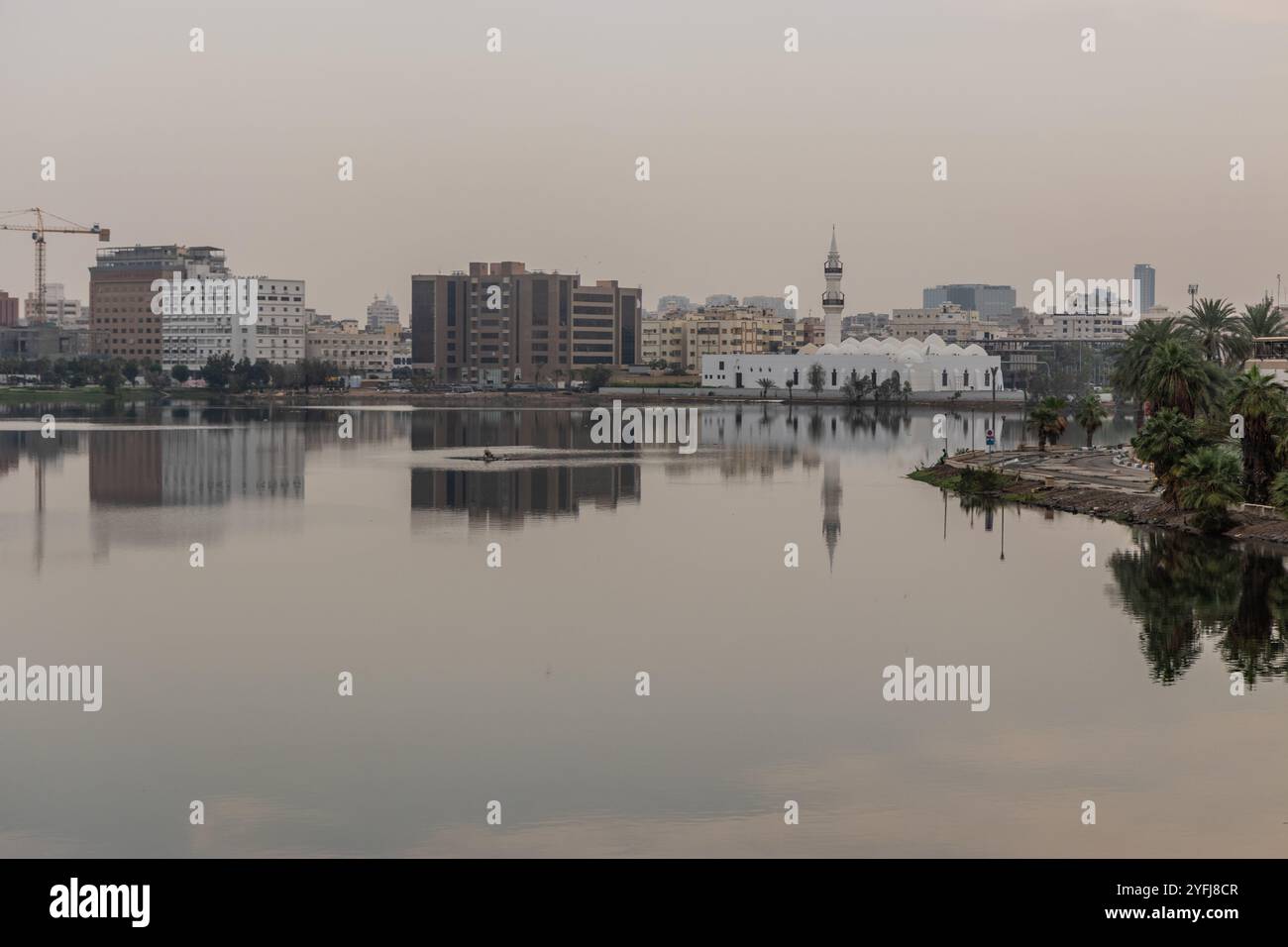 lake-arbaeen-and-jaffali-mosque-in-jeddah-saudi-arabia-stock-photo-alamy