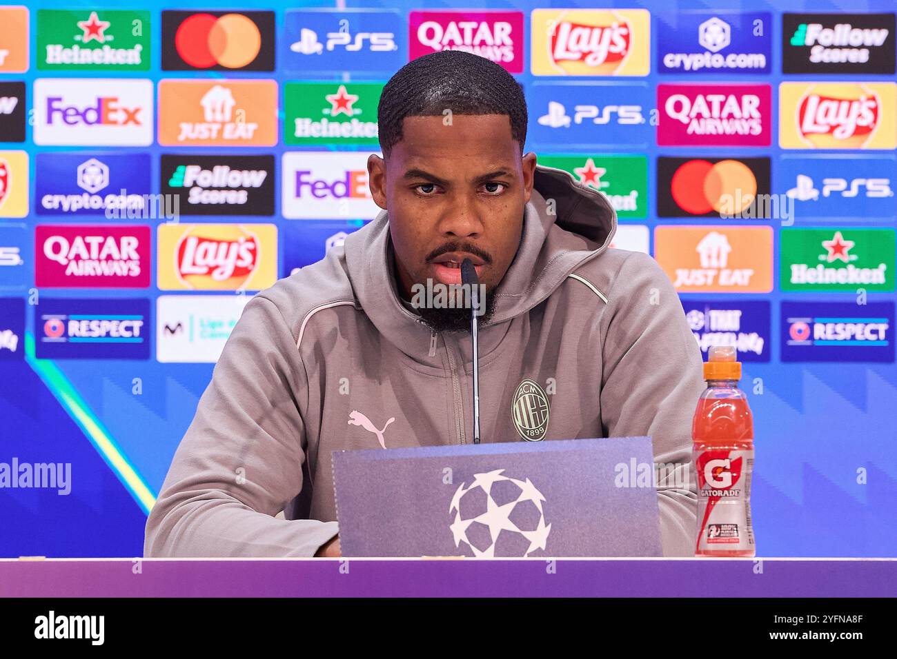 Ac milan cf real madrid hi-res stock photography and images - Alamy