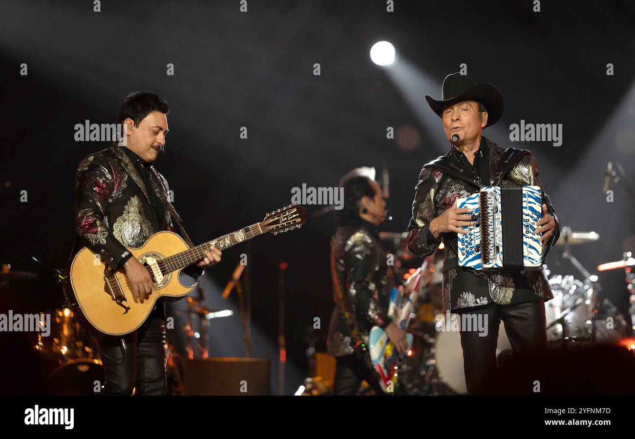 Luis hernandez hi-res stock photography and images - Page 3 - Alamy