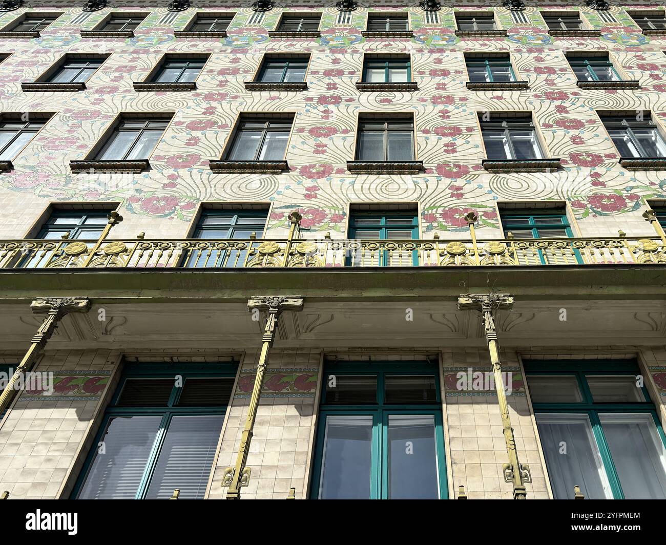 Vienna Art Nouveau House Majolikahaus by Architect Otto Wagner Linke ...