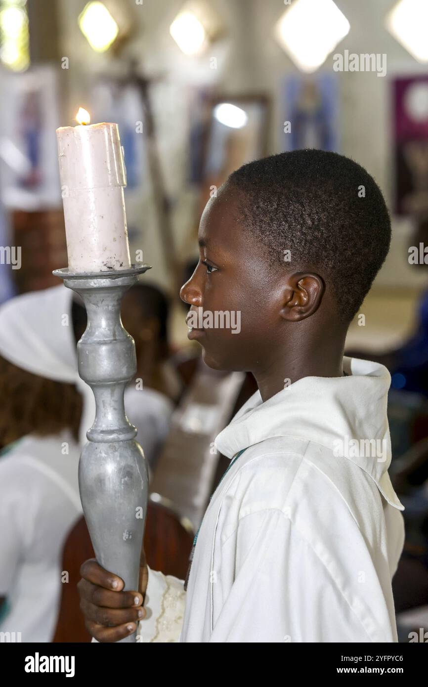 Catholic church africa altar hi-res stock photography and images - Alamy