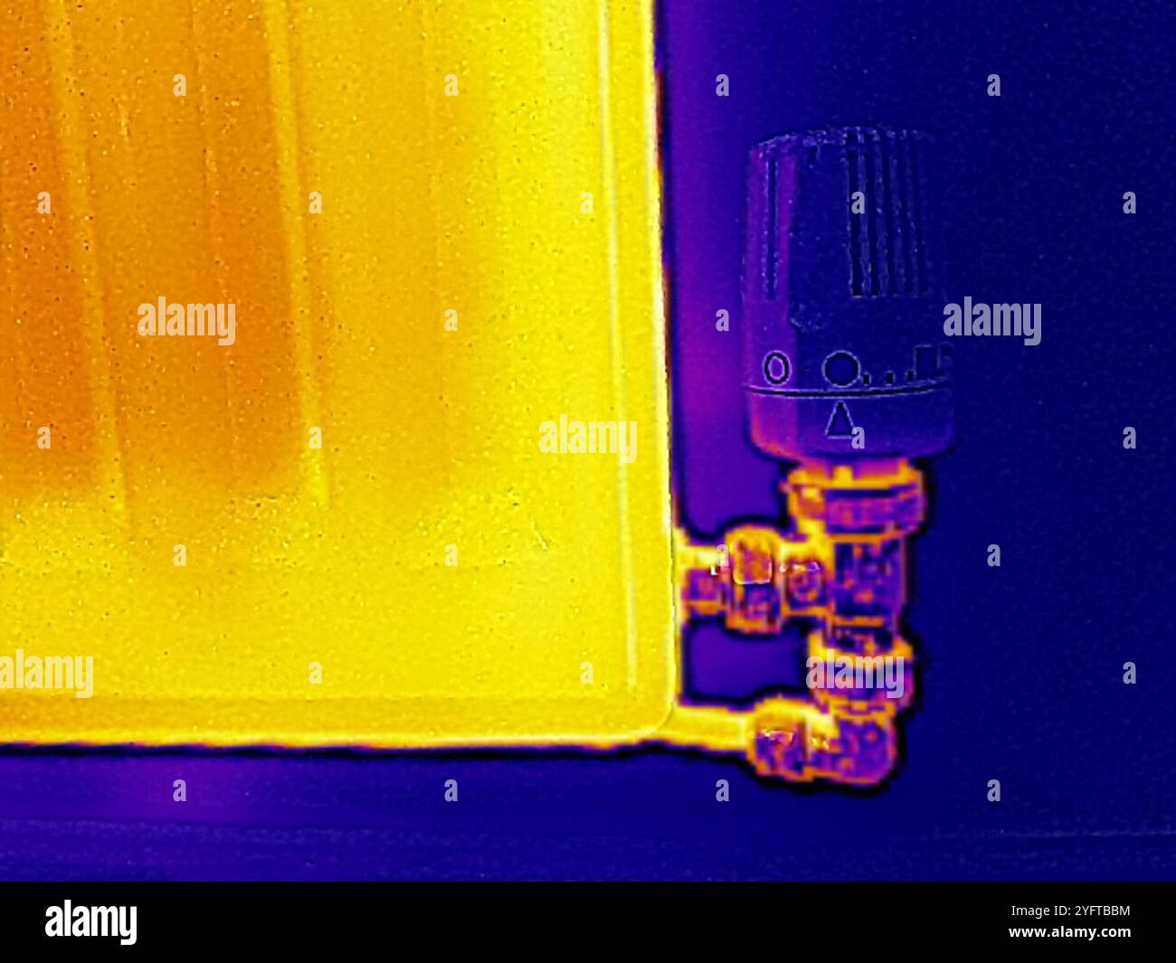 Thermal Camera Radiator Thermal camera domestic house hi-res stock photography and images - Alamy