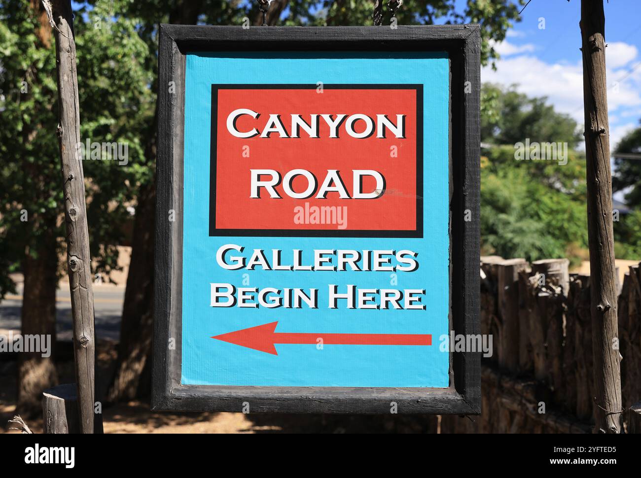 Canyon Road, Santa Fe, New Mexico, a street dedicated to the country's finest art, with over a 100 galleries, boutiques & restaurants in one half mile. Stock Photo
