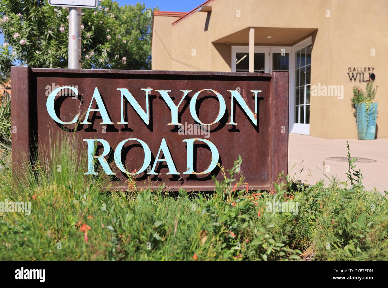 Canyon Road, Santa Fe, New Mexico, a street dedicated to the country's finest art, with over a 100 galleries, boutiques & restaurants in one half mile. Stock Photo