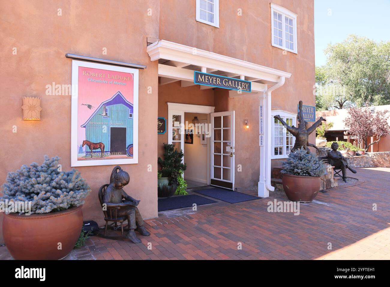 Canyon Road, Santa Fe, New Mexico, a street dedicated to the country's finest art, with over a 100 galleries, boutiques & restaurants in one half mile. Stock Photo