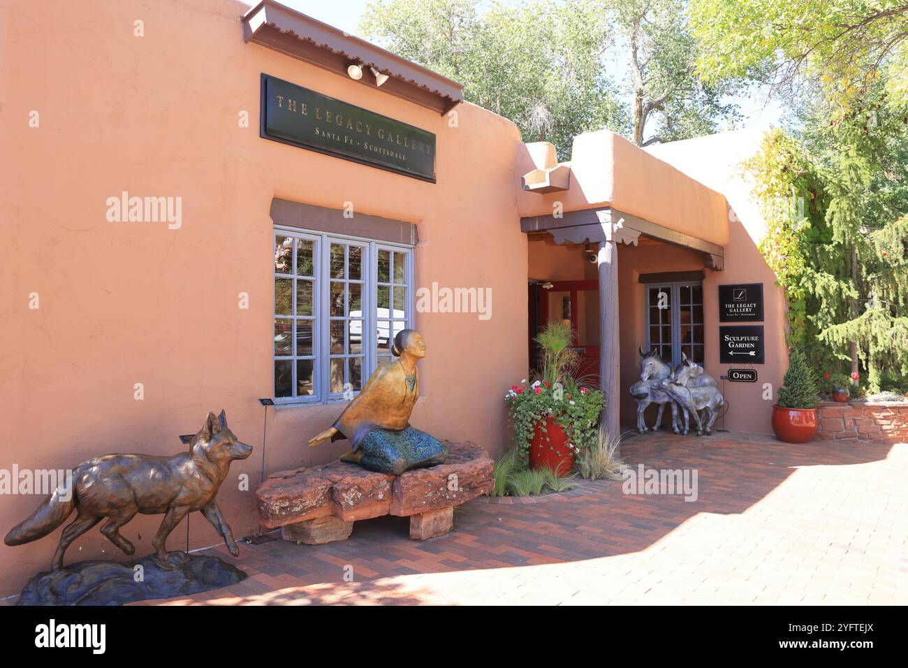 Canyon Road, Santa Fe, New Mexico, a street dedicated to the country's finest art, with over a 100 galleries, boutiques & restaurants in one half mile. Stock Photo