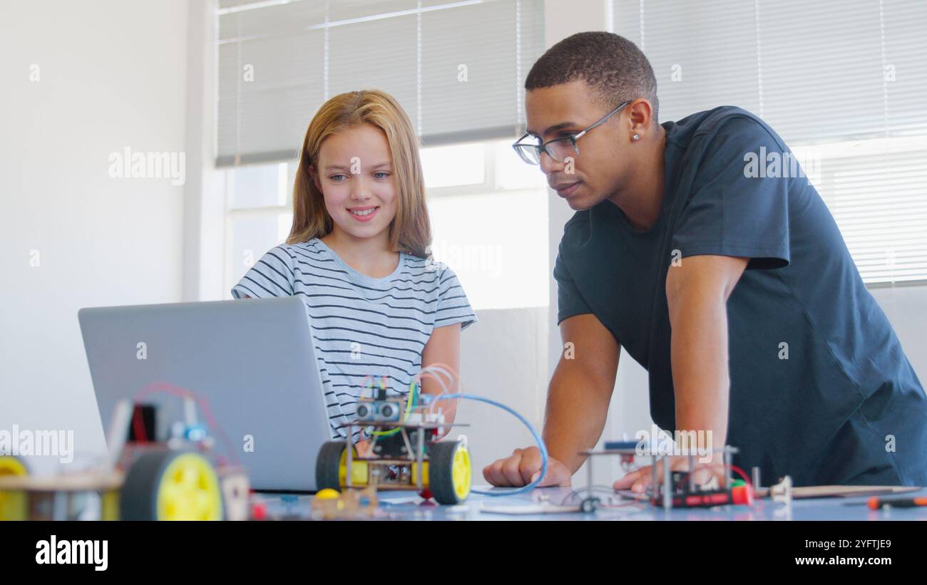 Robot building teacher student hi-res stock photography and images - Alamy