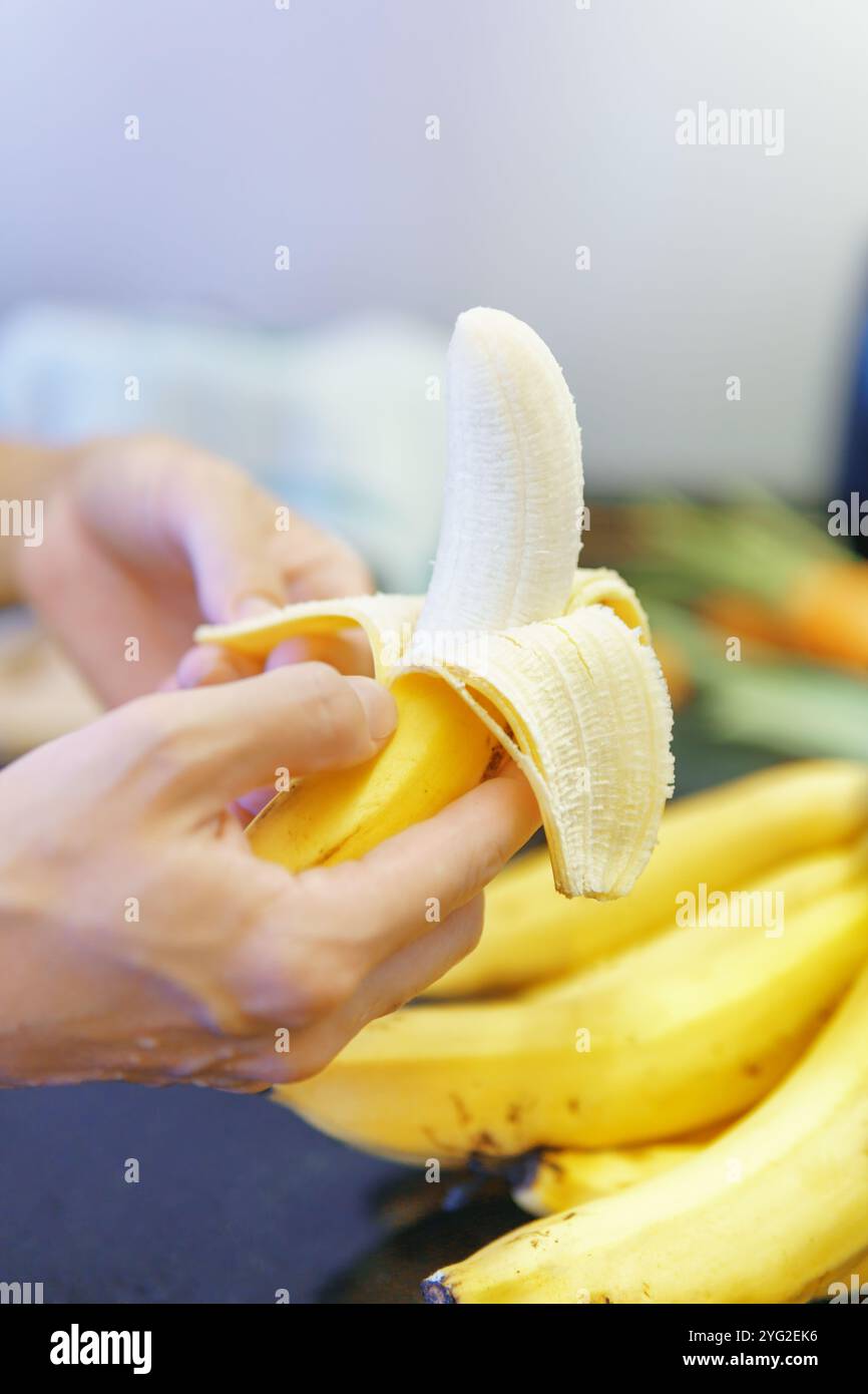 Banana peel kitchen hi-res stock photography and images - Alamy