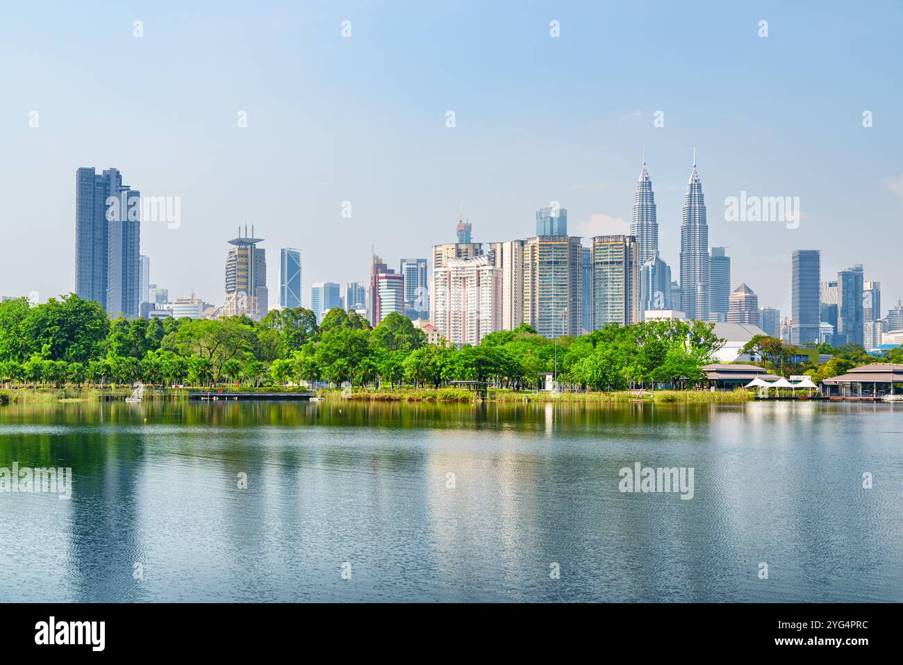 City park lake fountain sunset hi-res stock photography and images - Alamy
