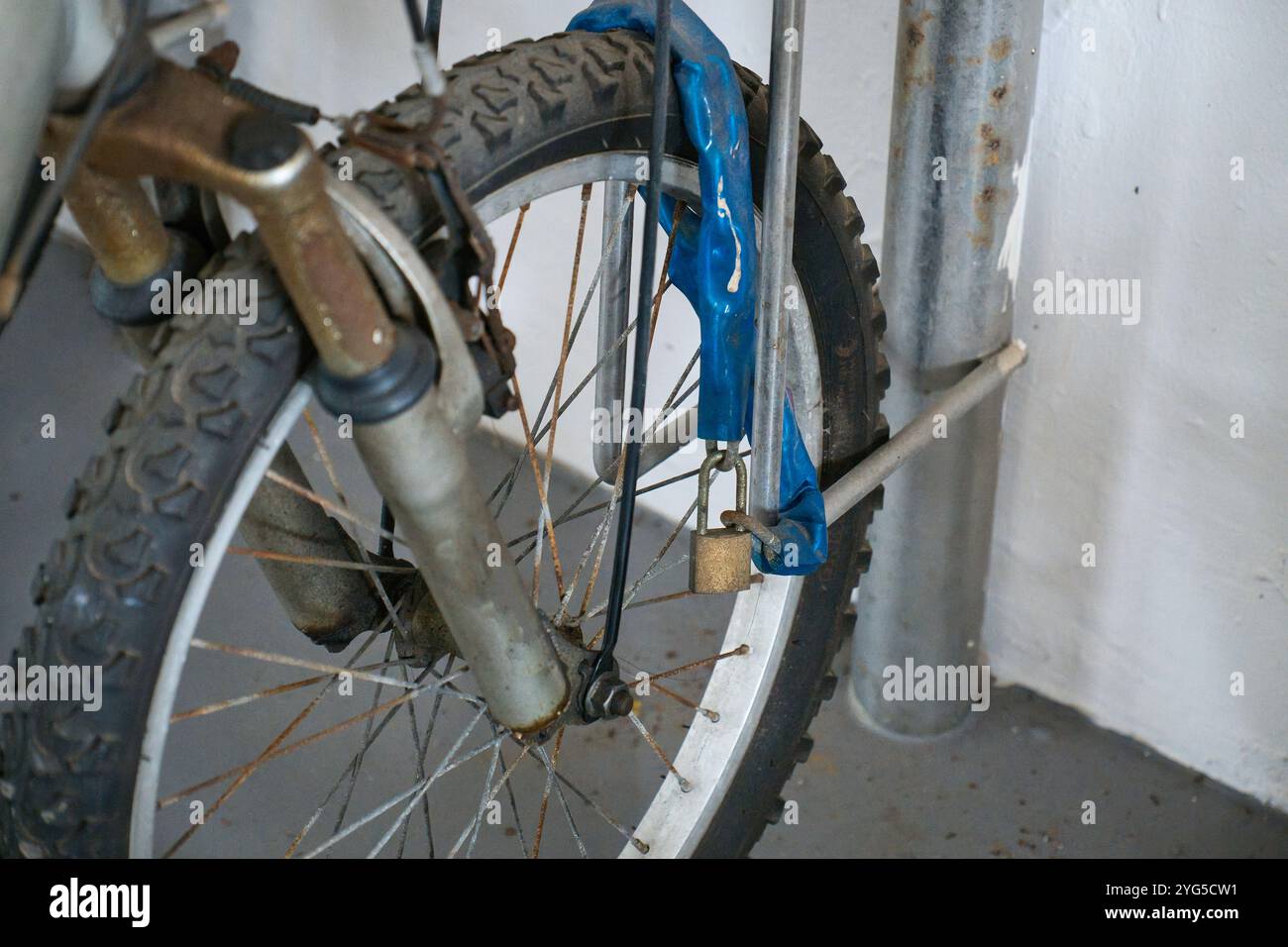Rusty Bike Racks Antitheft bike hi-res stock photography and images - Alamy