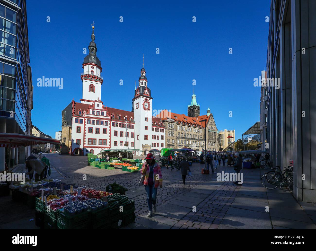 chemnitz-sachsen-deutschland-altes-rathaus-und-stadtverwaltung-am