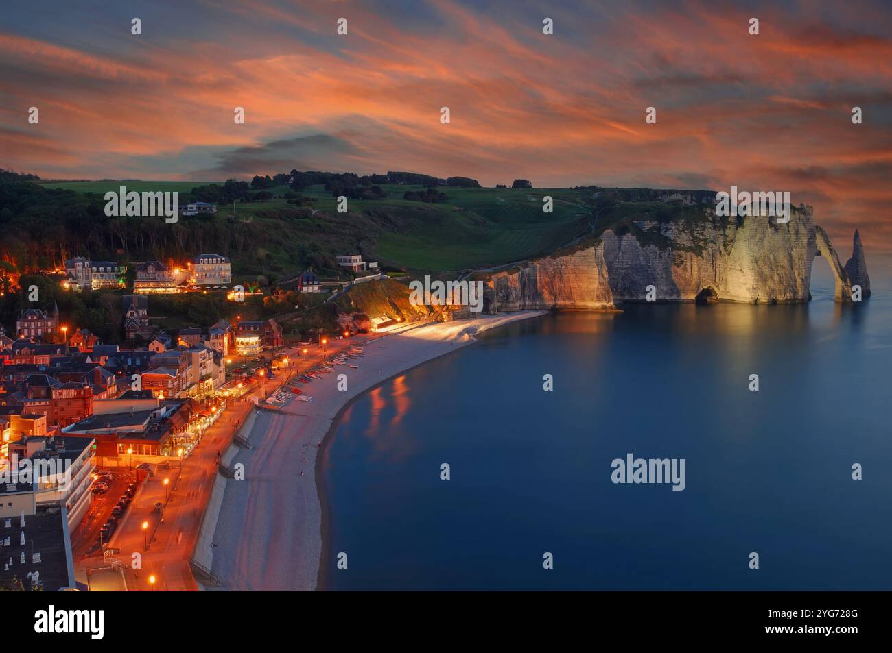 ètretat normandy france hi-res stock photography and images - Alamy