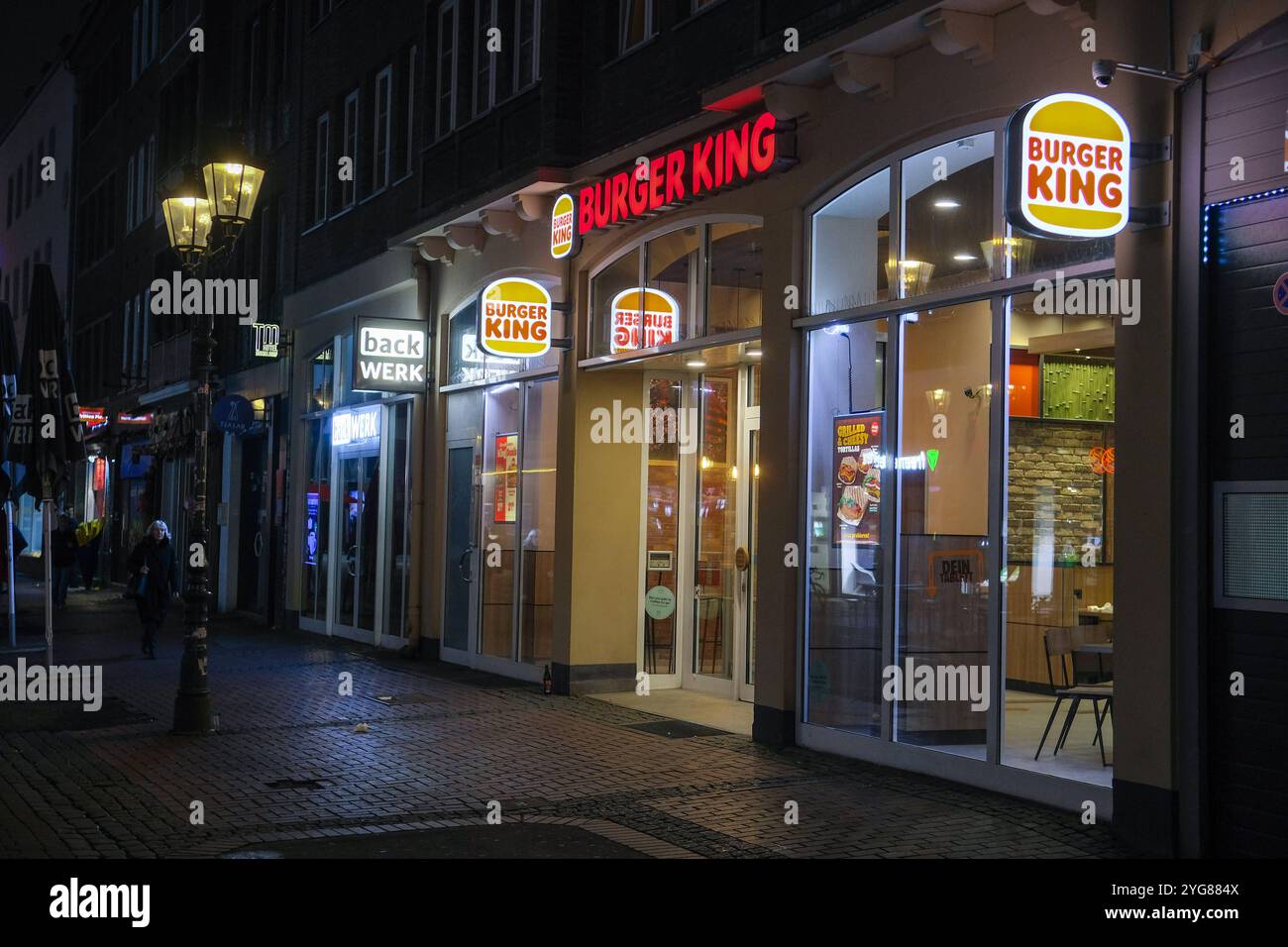 Düsseldorf 06.11.2024 Burger King Fastfood Restaurant Hunsrückenstraße Bolkenstraße Altstadt Düsseldorf Nordrhein-Westfalen Deutschland *** Düsseldorf 06 11 2024 Burger King Fastfood Restaurant Hunsrückenstraße Bolkenstraße Altstadt Düsseldorf North Rhine-Westphalia Germany Stock Photo