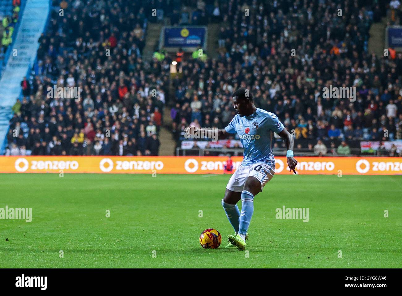 #10, Ephron Mason-Clark of Coventry in attacking action during the Sky Bet Championship match between Coventry City and Derby County at the Coventry Building Society Arena, Coventry on Wednesday 6th November 2024. (Photo: Stuart Leggett | MI News) Credit: MI News & Sport /Alamy Live News Stock Photo