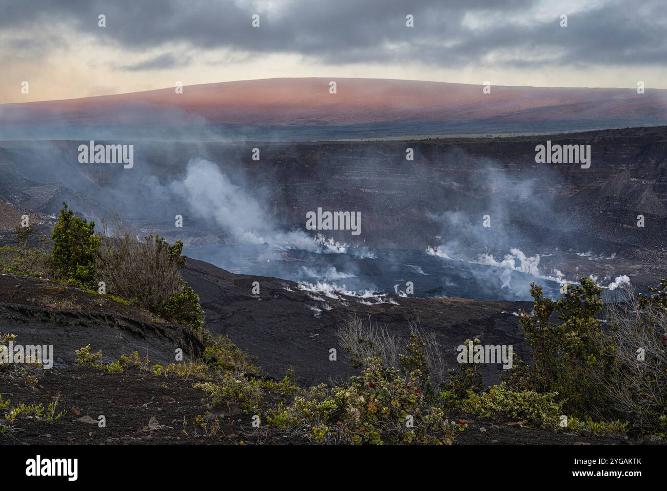 Hawai`i volcanoes national park hi-res stock photography and images - Alamy