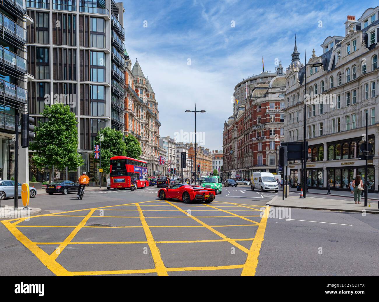 Brompton Rd London Brompton bicycle shop london hi-res stock photography and images - Alamy