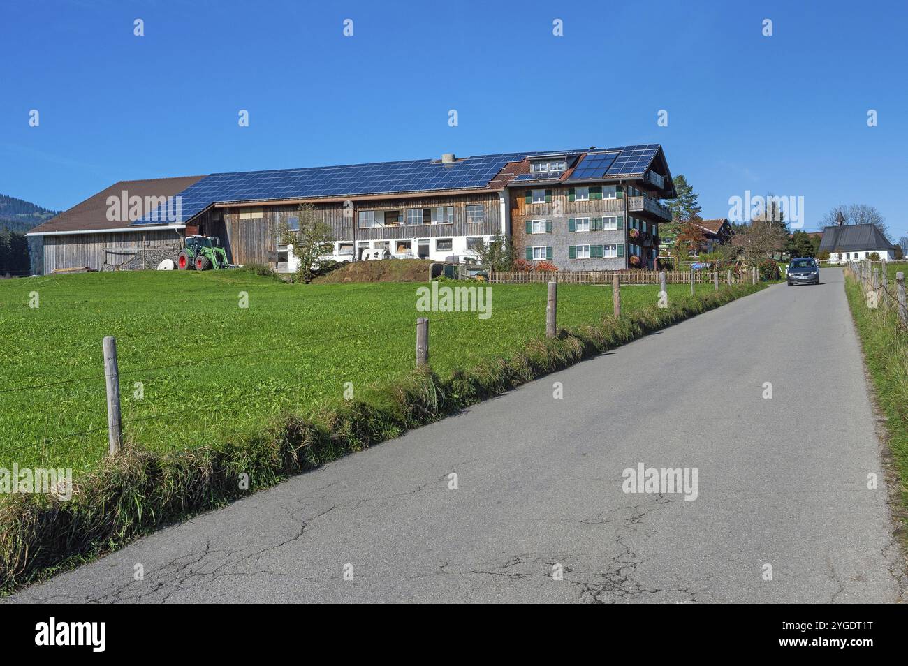 Farm with solar panels and dung heap, Tiefenberg, Allgaeu, Bavaria ...