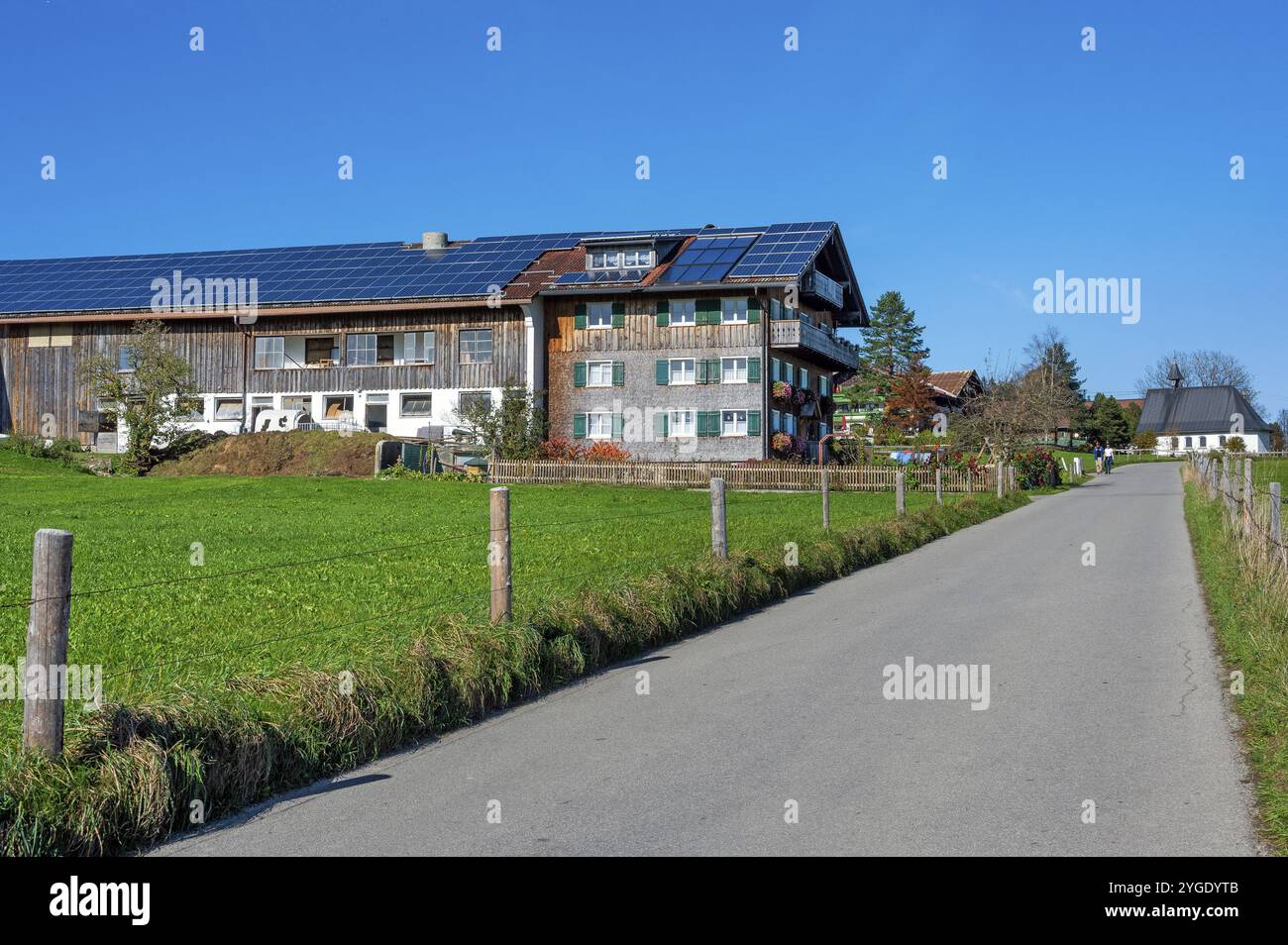 Farm with solar panels and dung heap, Tiefenberg, Allgaeu, Bavaria ...